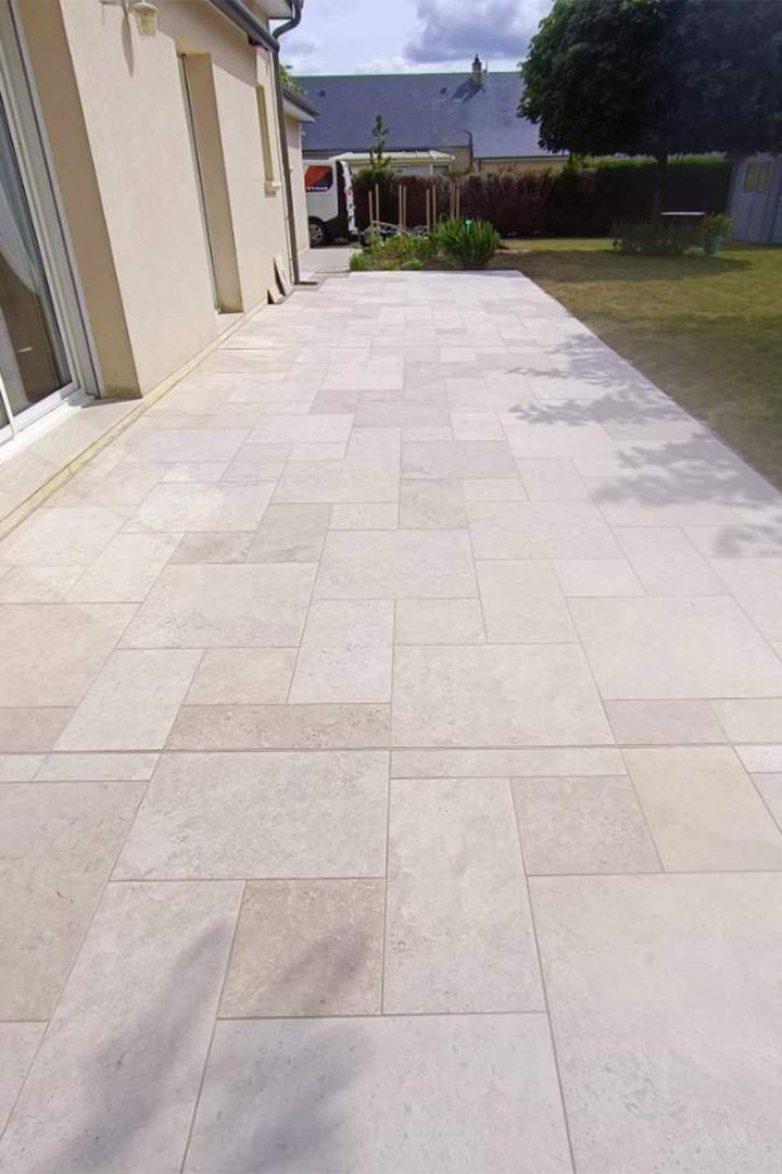 Travail de pose de carrelage Daumeray